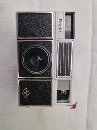 Cámara Agfa Rapid Plata y Negra