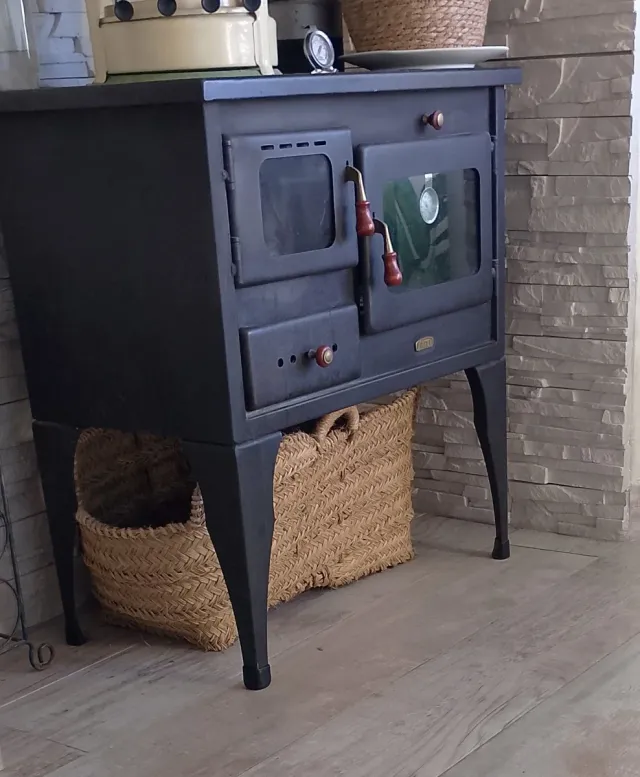 Estufa de leña con horno