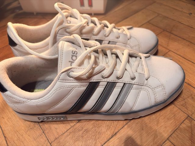 Zapatillas Adidas Talla 44 Blancas y Grises