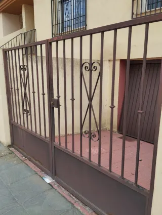 Cancela hierro coche y cancela peatonal