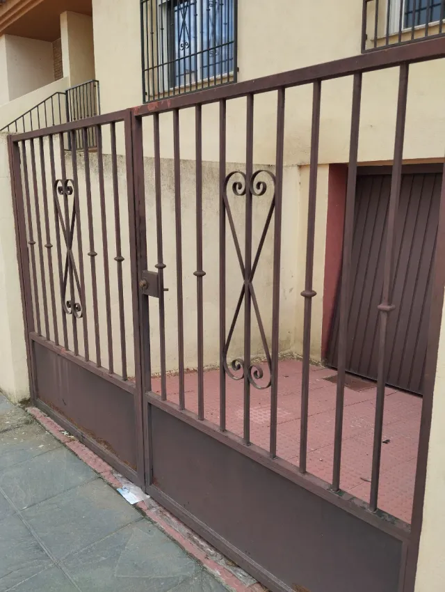 Cancela hierro coche y cancela peatonal