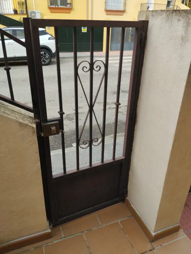 Cancela hierro coche y cancela peatonal