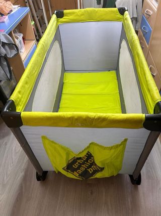 Cuna de viaje plegable