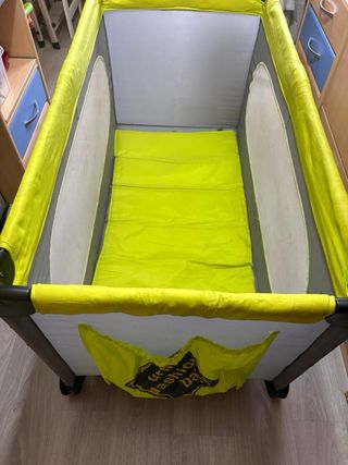 Cuna de viaje plegable