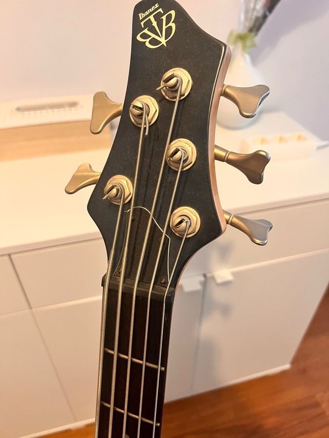 Ibanez TBT Bajo 5 cuerdas activo