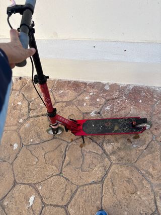 Patinete infantil rojo