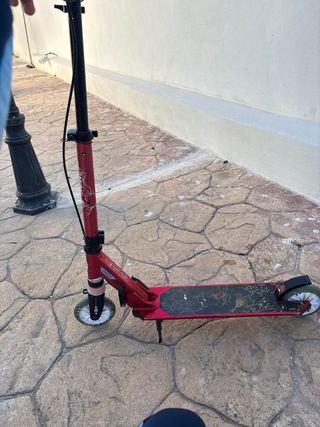 Patinete infantil rojo