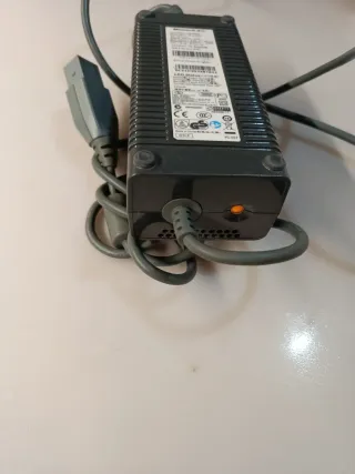 Cargador Microsoft Xbox 360 HP-A1503P