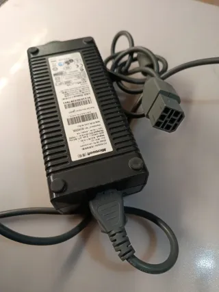 Cargador Microsoft Xbox 360 HP-A1503P