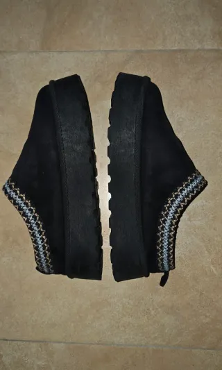 Zuecos CLAUDIA GHIZZANI Negros