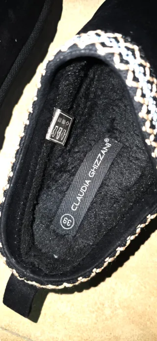 Zuecos CLAUDIA GHIZZANI Negros