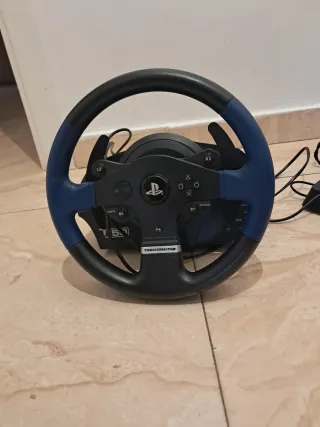 Volante Thrustmaster PS4