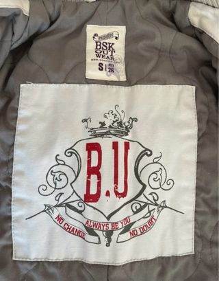 CHAQUETA BEIGE LARGA DE ENTRETIEMPO