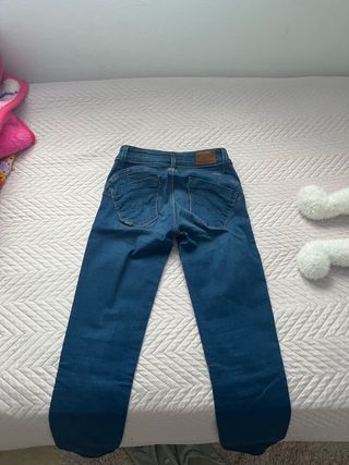 Pantalón vaquero pitillo azul