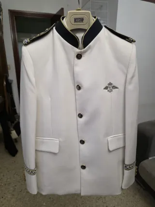 Traje Comunión Blanco y Dorado Talla 12 Años