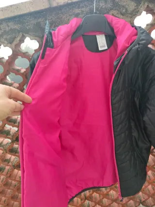 Piumino ragazza nero e fucsia