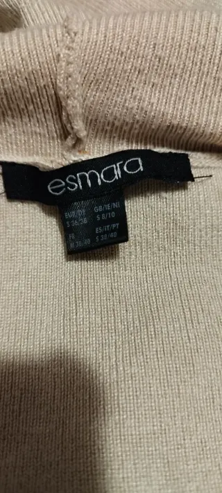 Chaqueta con capucha beige