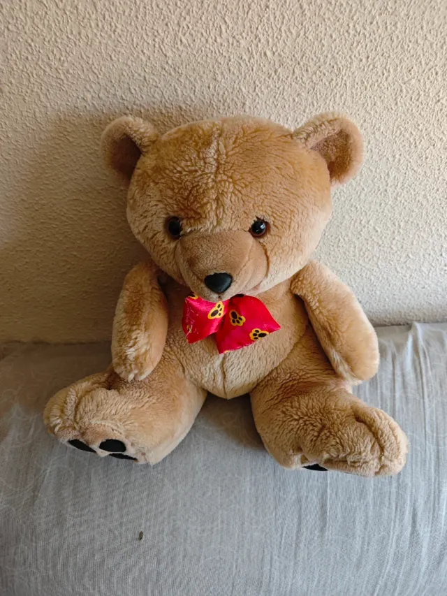 Peluche Oso Marrón con Lazo Rojo