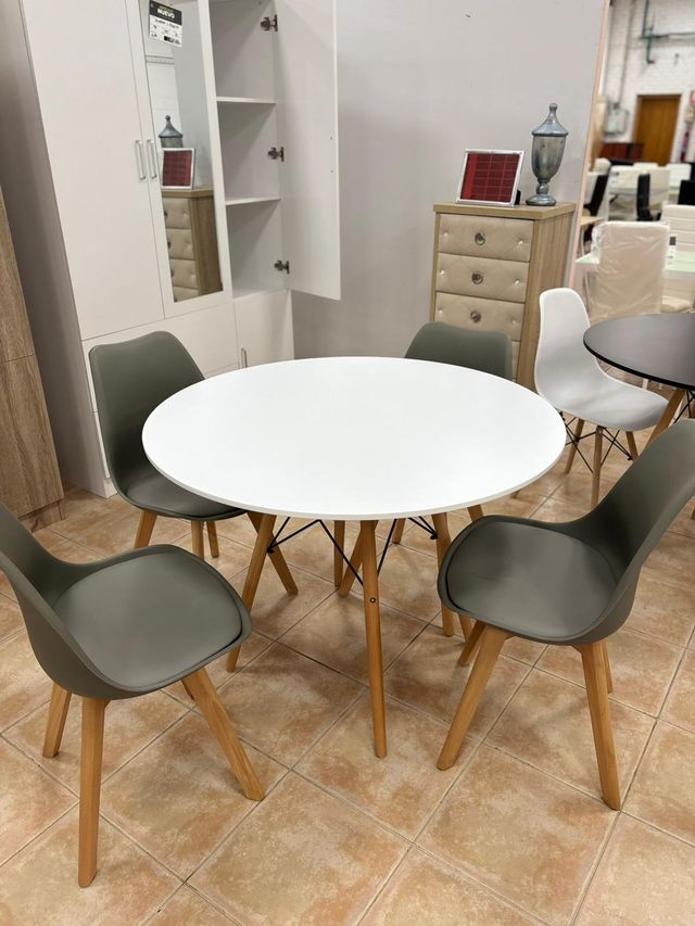 Oferta!! Mesa redonda blanca y 4 sillas grises