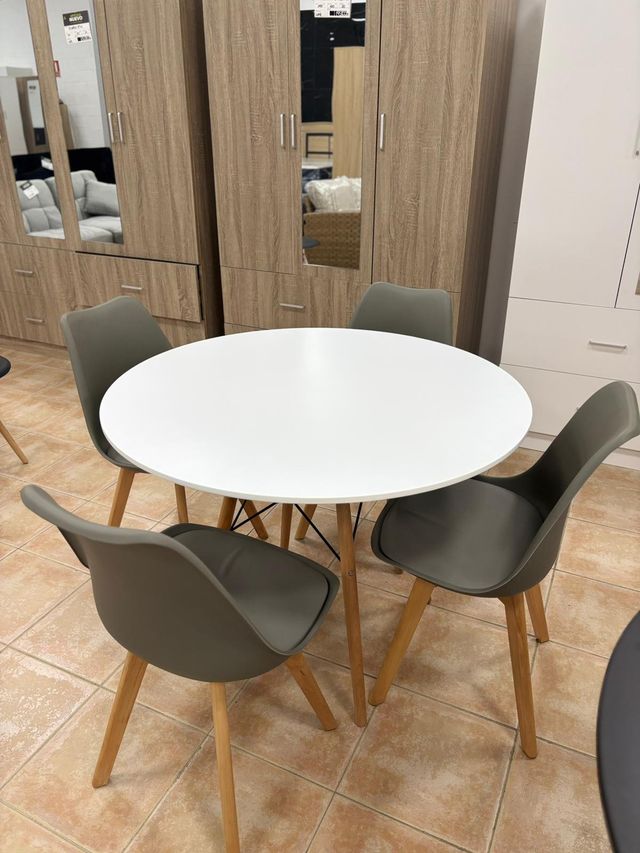 Oferta!! Mesa redonda blanca y 4 sillas grises