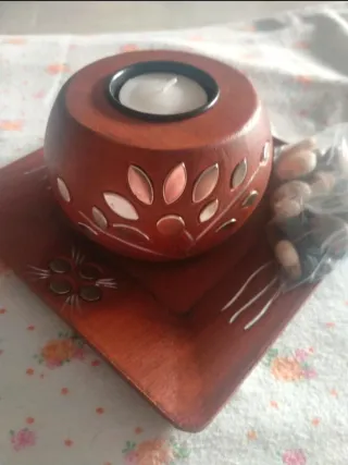 Portacandele in legno e pietra