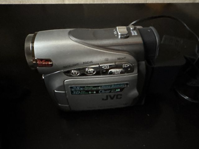 Videocámara JVC Plata con Bolso y Cargador