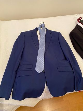 Traje azul hombre boda