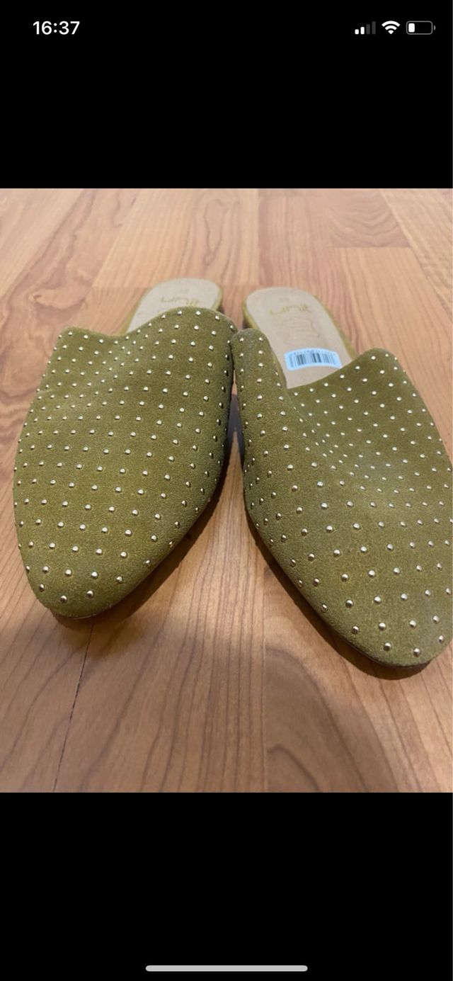 Mules Hipercor verde tachuelas