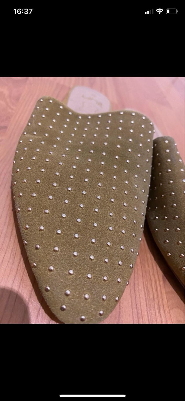 Mules Hipercor verde tachuelas