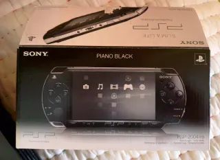 PSP-2004 Negra Slim & Lite SW 5.50 + juegos 8GB
