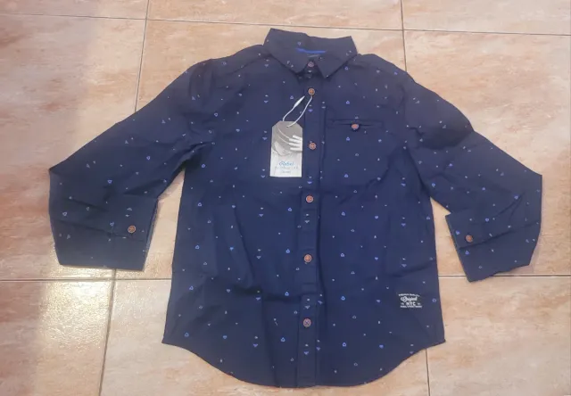 Camisa azul estampada de niño