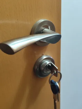 HABITACIÓN INDIVIDUAL CON BAÑO PRIVADO.