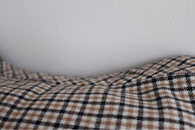 Falda H&M cuadros botones beige y marrón