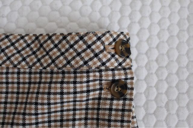 Falda H&M cuadros botones beige y marrón