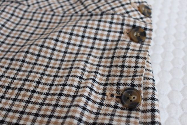 Falda H&M cuadros botones beige y marrón