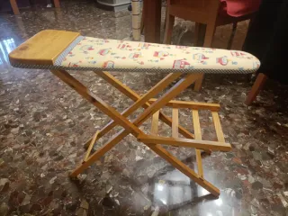 Tabla de planchar infantil de madera