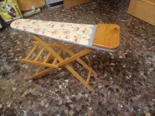 Tabla de planchar infantil de madera