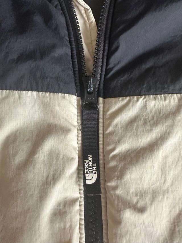 Chaqueta The North Face Beige y Negra