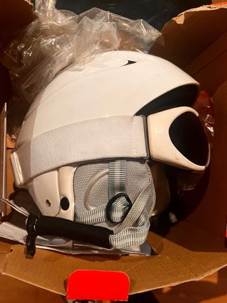 Casco y gafas de esquí Boriken