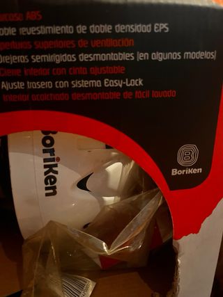 Casco y gafas de esquí Boriken