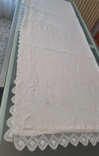 Sábana de lino fina bordada