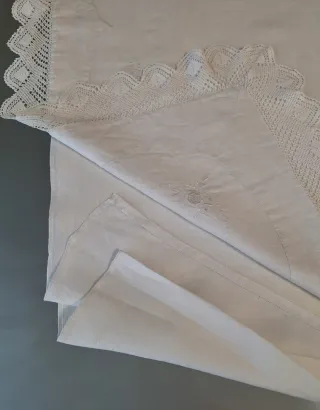 Sábana de lino fina bordada