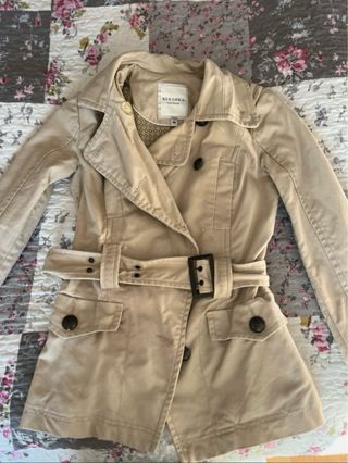 GABARDINA BEIGE CON CINTURÓN