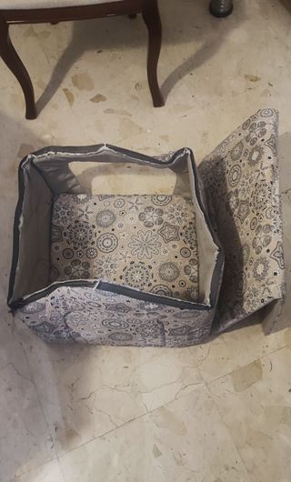 Casa para gatos y perros 45x40x45,