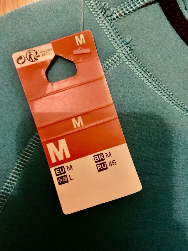 Mono de neopreno azul y negro