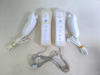 2 Mandos originales Motion plus+ 2 Nunchuks