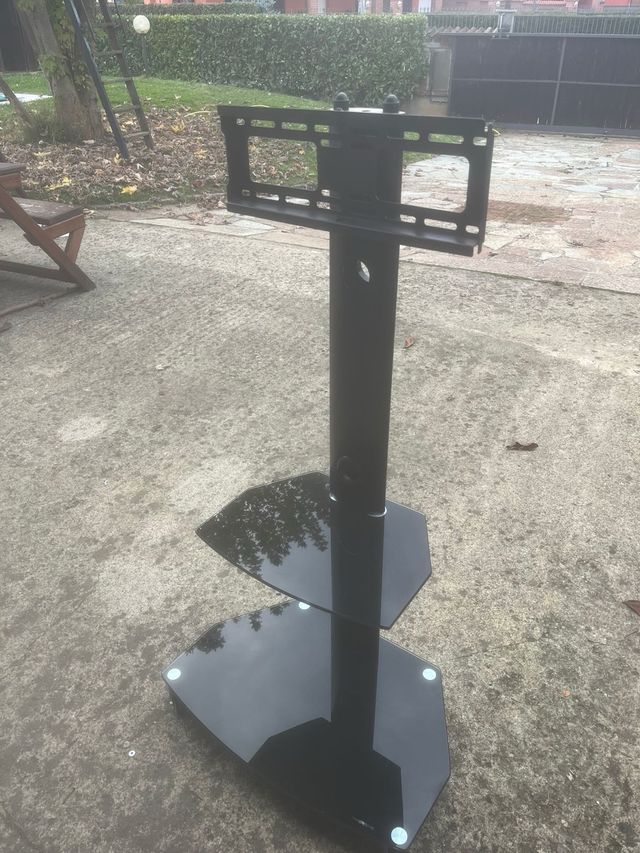 Supporto TV con ripiani esagonali neri