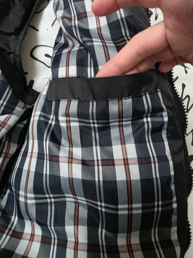 Chaleco acolchado con capucha