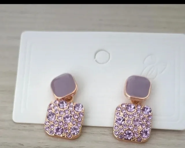 Pendientes cuadrados morados y dorados