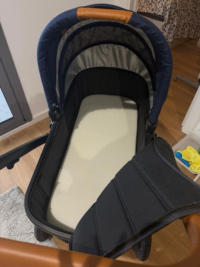 Cochecito trio de bebé Lionelo azul